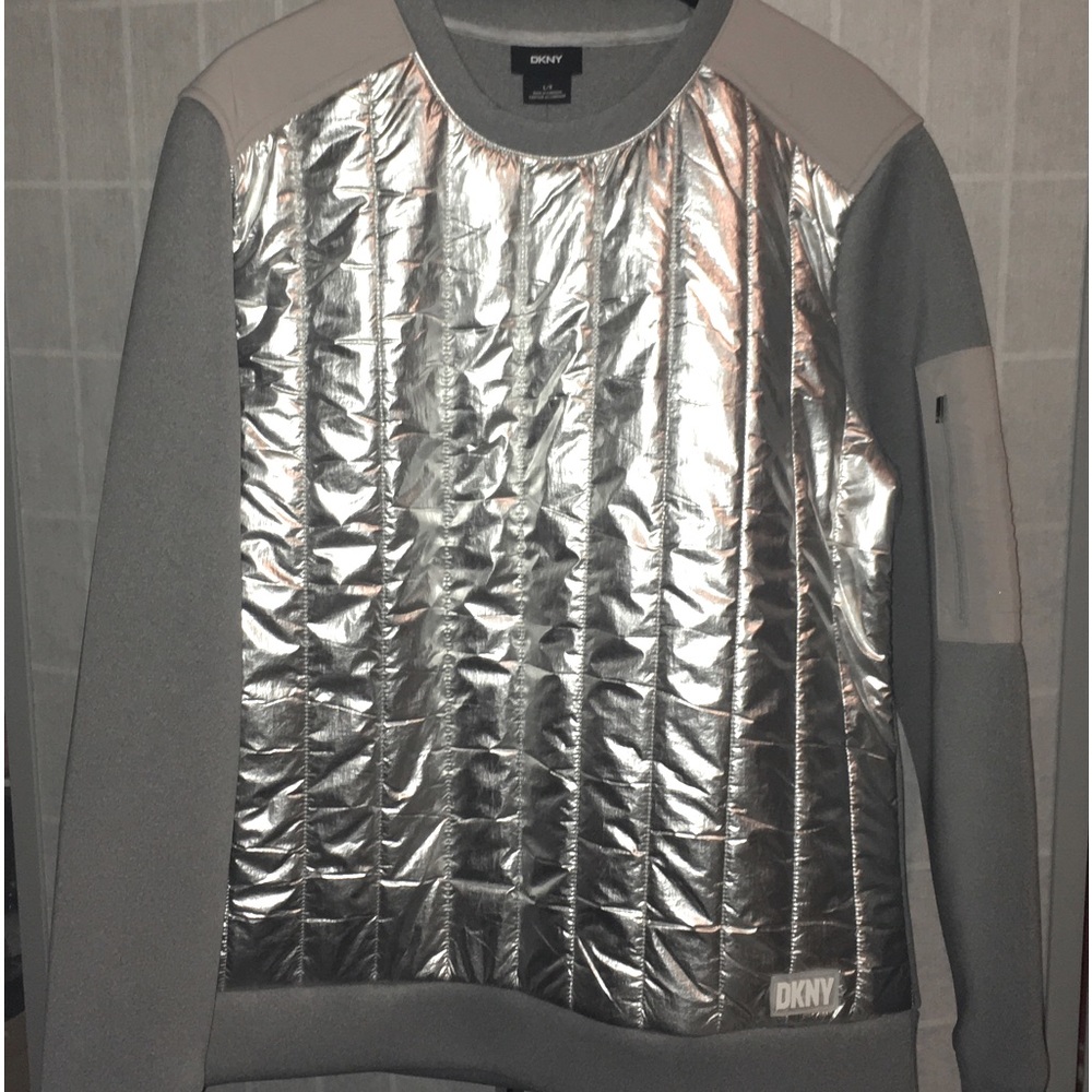 New with tags DKNY Mens Silver pullover crew neck Shirt top Size Large